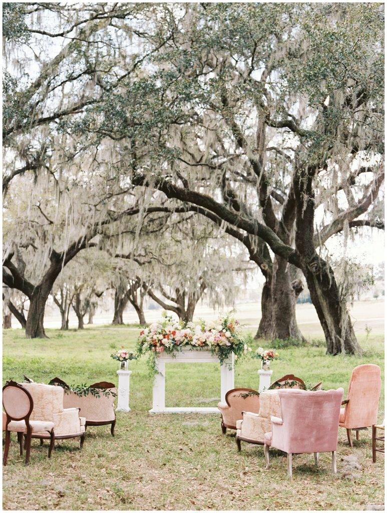 Vintage seating for wedding ceremony || The Ganeys