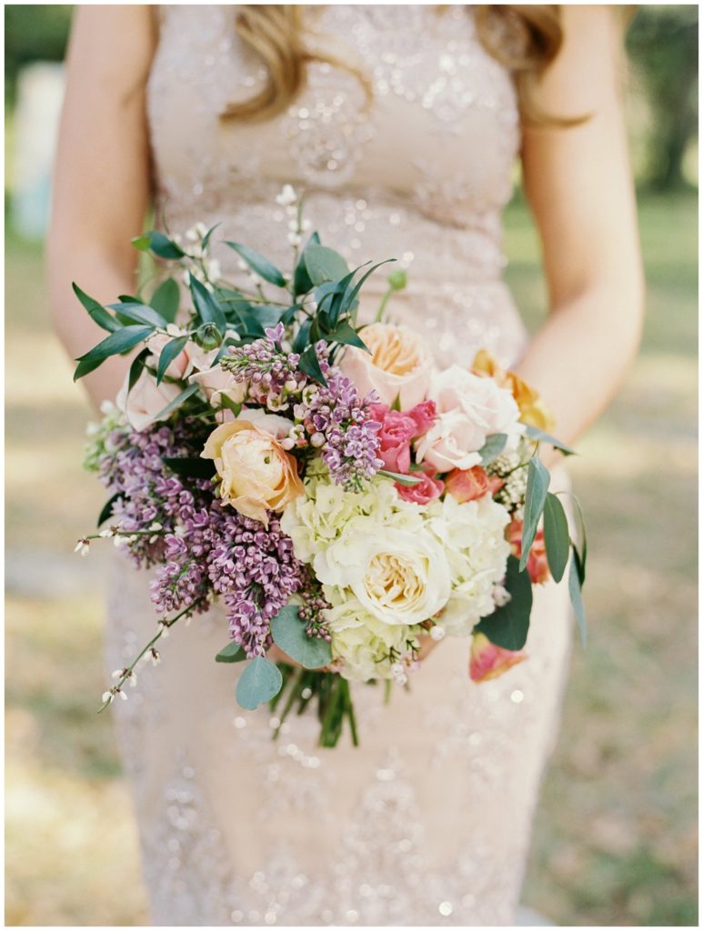 pastel wedding bouquet by Marigold Flower Co || The Ganeys