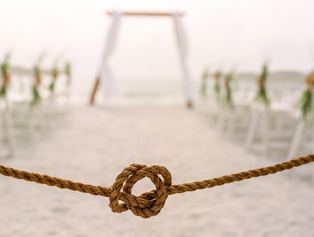 Tie the knot - wedding ceremony