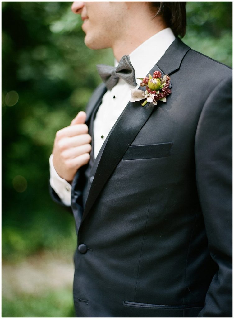 Black tux for groom from The Black Tux || The Ganeys