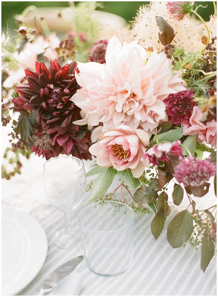 Pink and mauve wedding by Stefanie Miles || The Ganeys