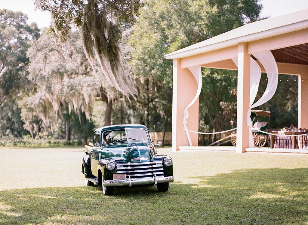 Vintage car as a wedding entrance