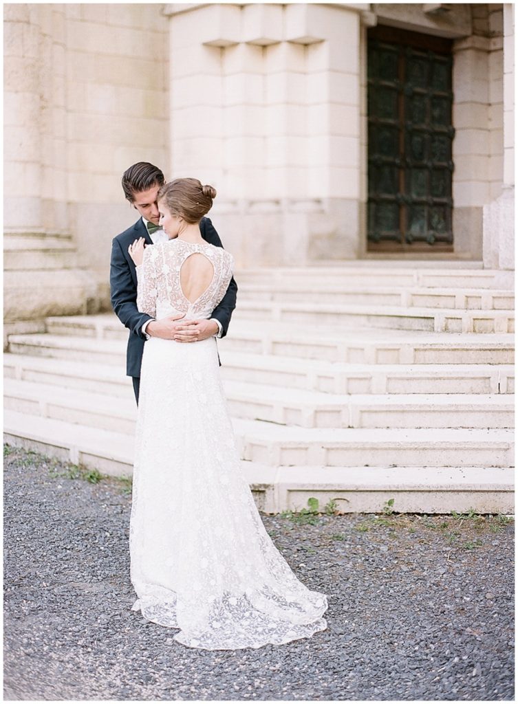 lace wedding dress with key hole back || The Ganeys