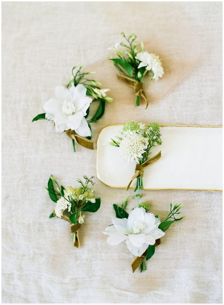 White and green boutineers by Bows and Arrows || The Ganeys