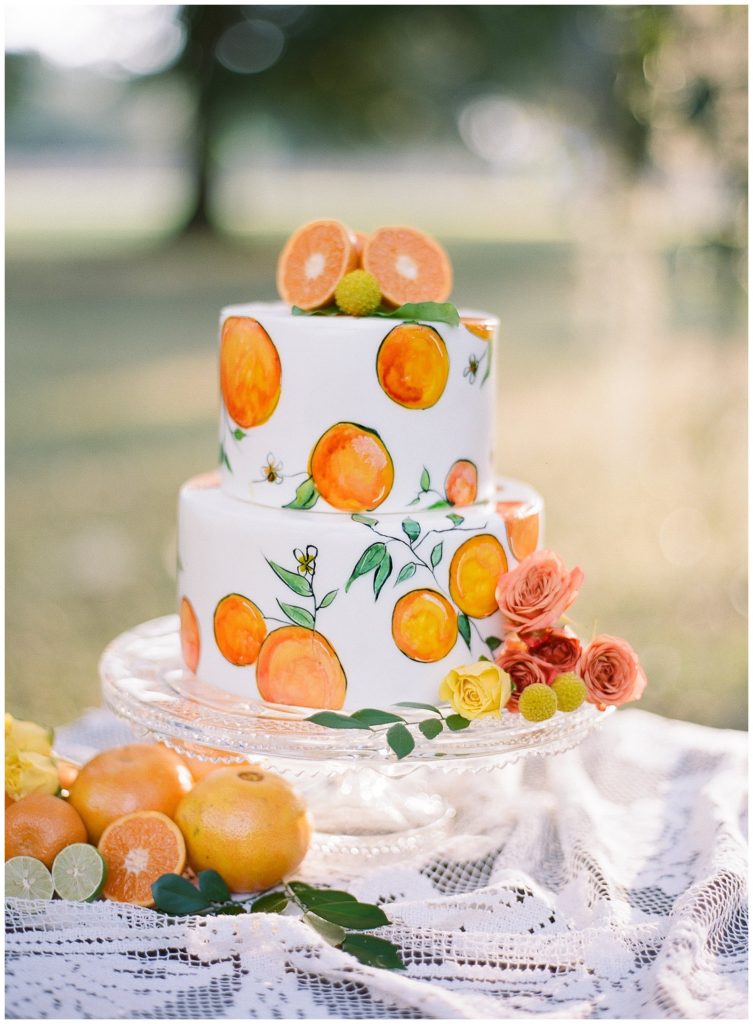 Citrus wedding cake by Sweets Illustrated || The Ganeys