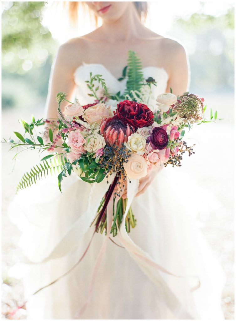 Maroon and blush bouquet by Sarah's Garden || The Ganeys