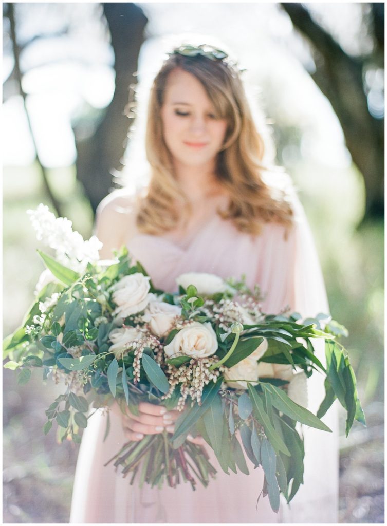 Lush white and green bouquet || The Ganeys