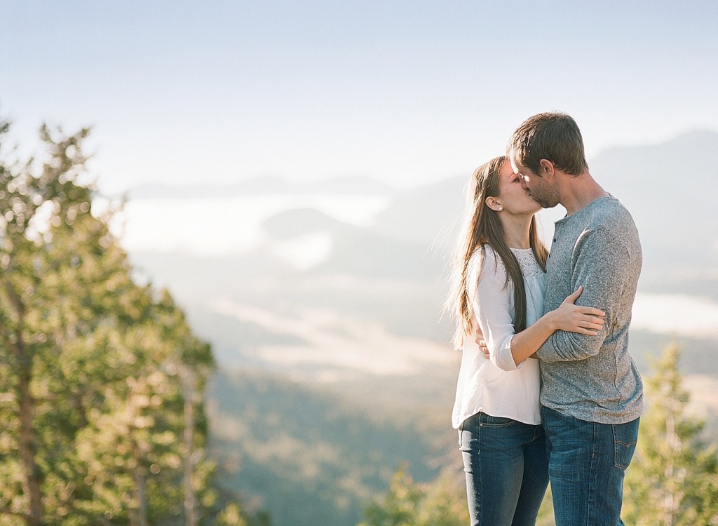 Engagement session at sunrise in Rocky Mountain National Park