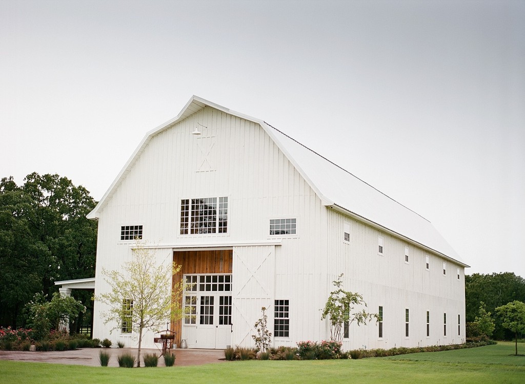 Wedding at the White Sparrow Barn