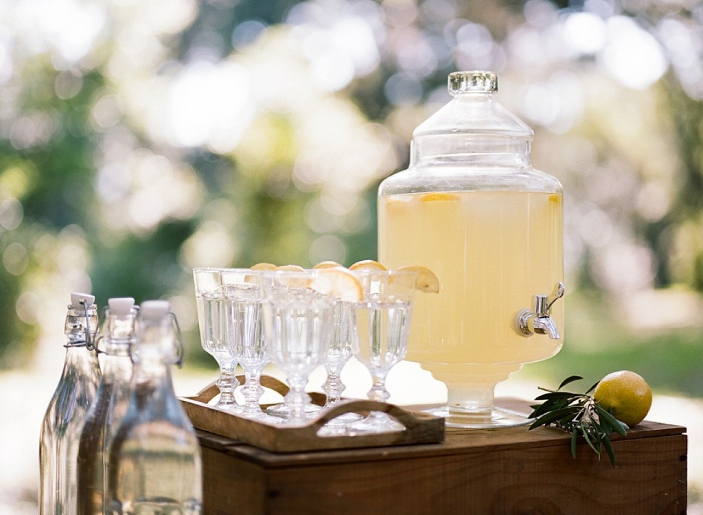 Lemonade for guests at your wedding