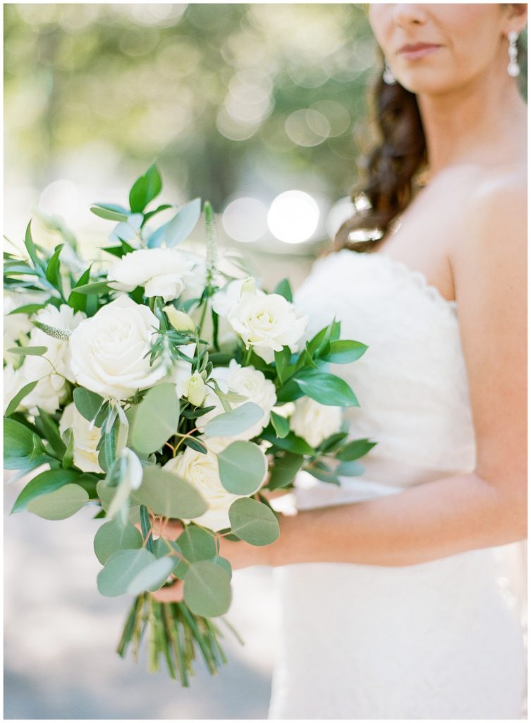 white and green wedding inspiration || The Ganeys