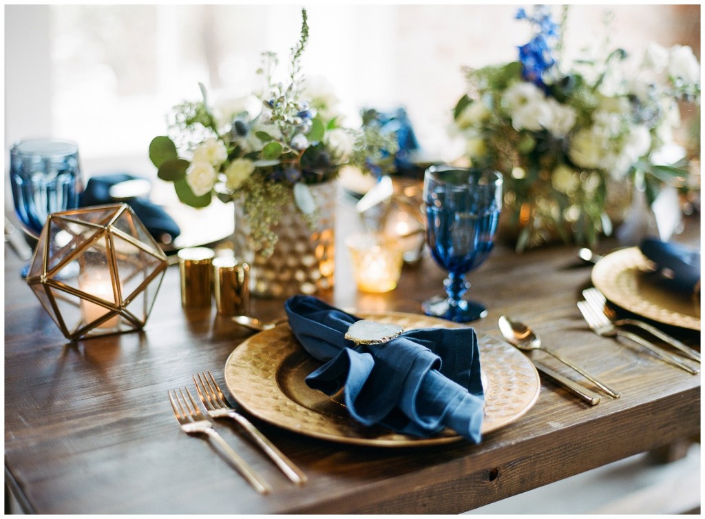 blue and gold wedding inspiration