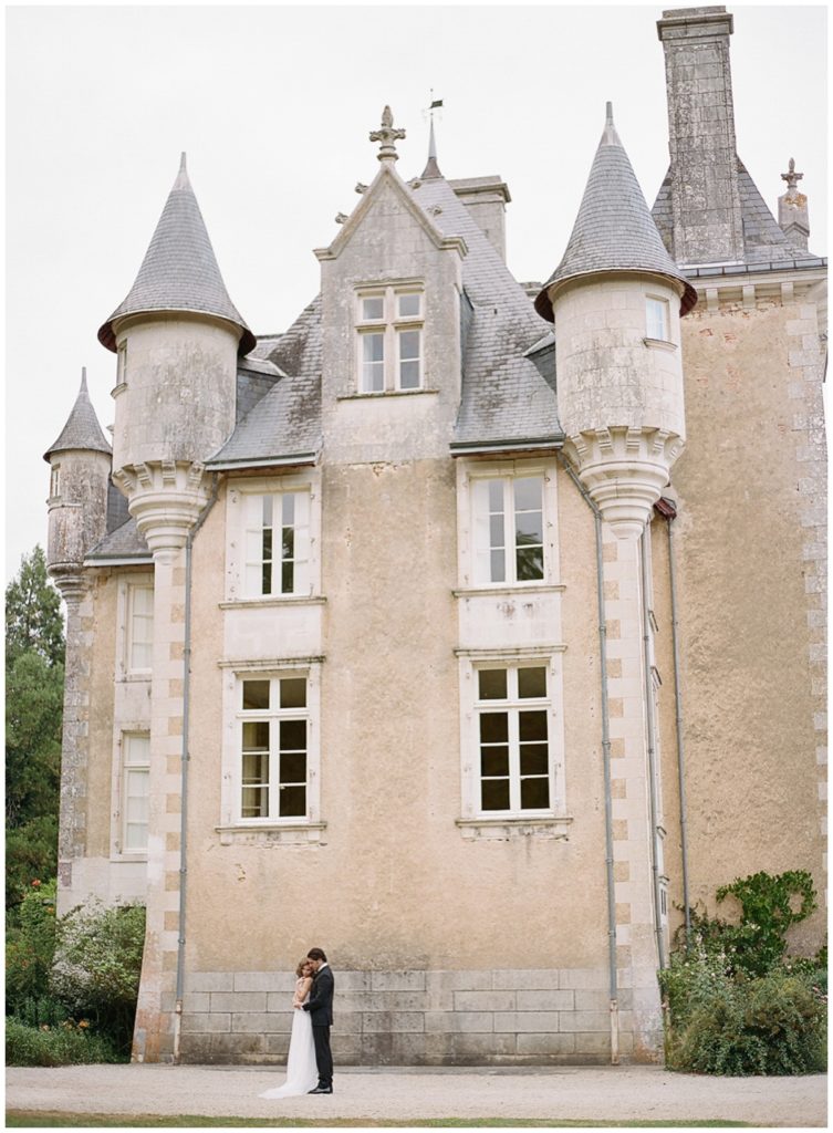 Chateau St Julien Wedding || The Ganeys