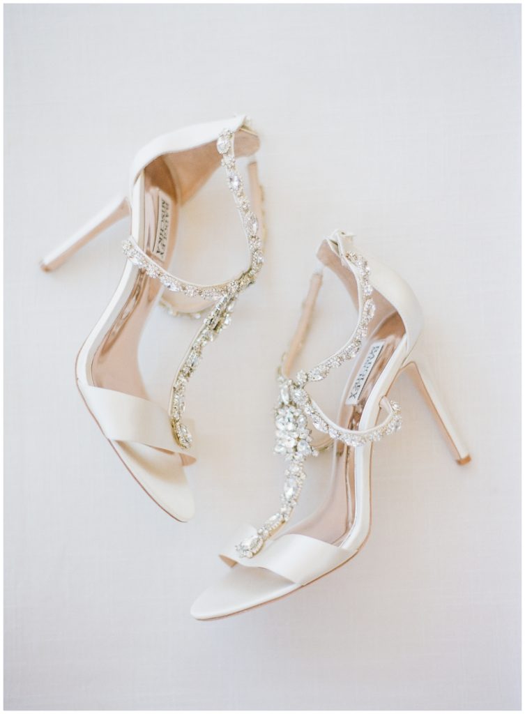 Badgley Mischka Bridal Shoes || The Ganeys