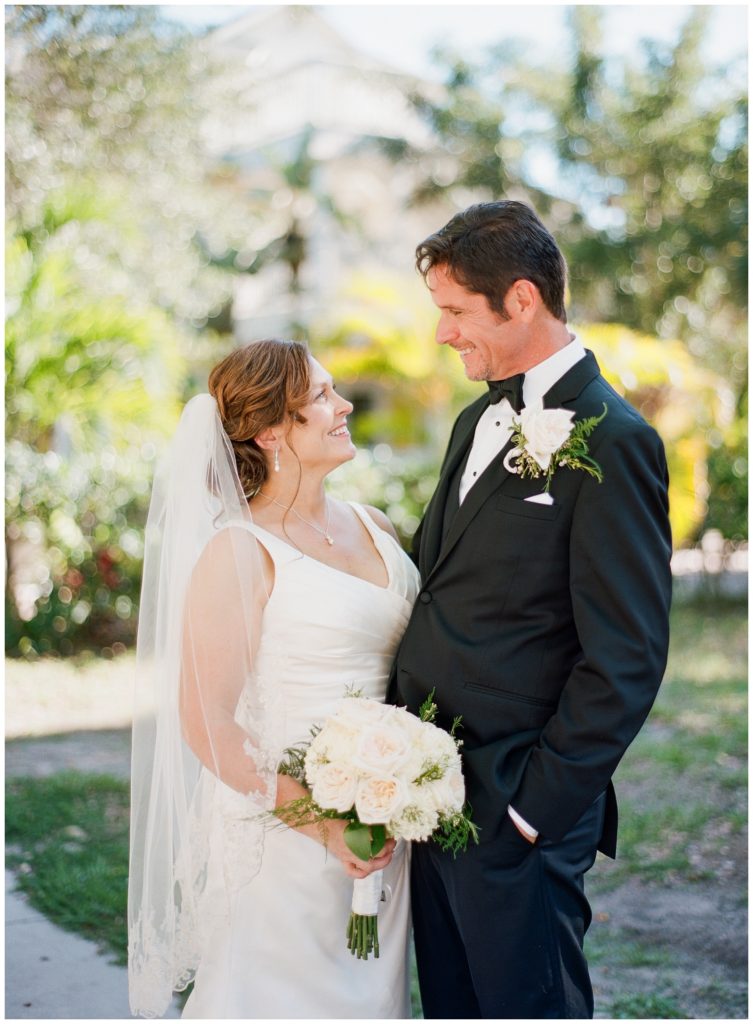 Historic Peninsula Inn Gulfport Wedding || The Ganeys