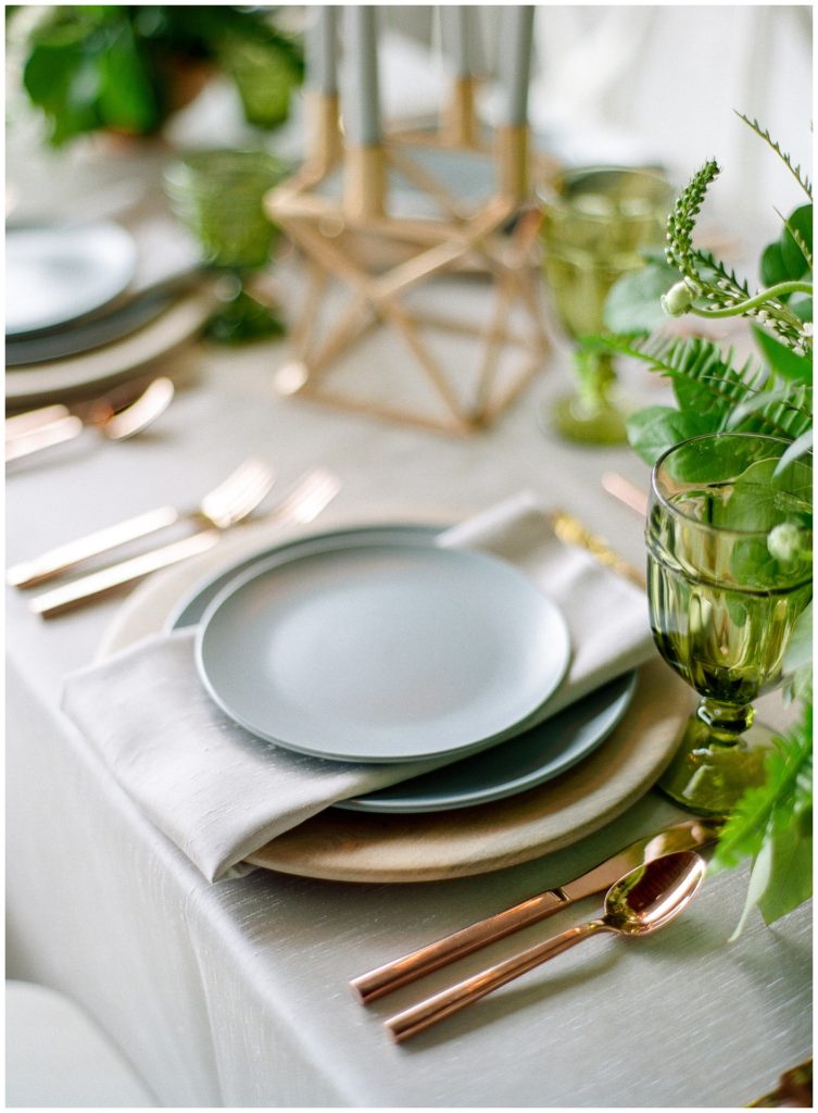 Greenery and copper tablescape || The Ganeys