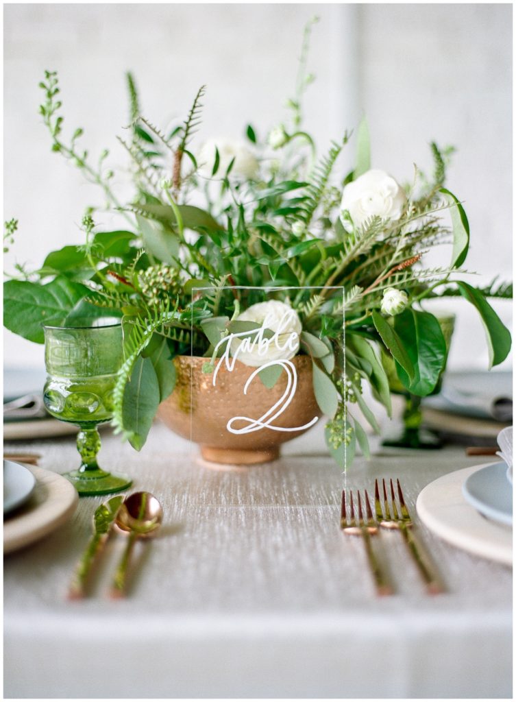 Greenery centerpieces by Amber Veatch Designs || The Ganeys