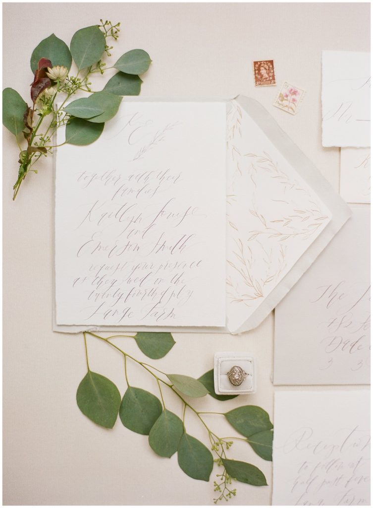 Gray and white wedding invitation || The Ganeys
