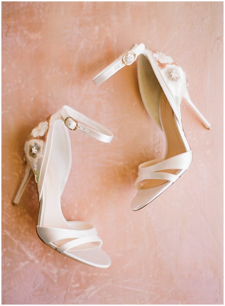 Elegant bridal heels || The Ganeys 