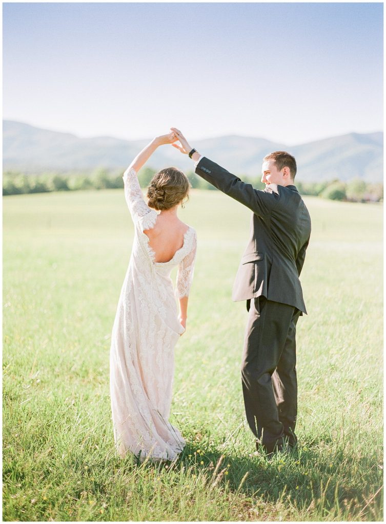 Virginia wedding photographer || The Ganeys