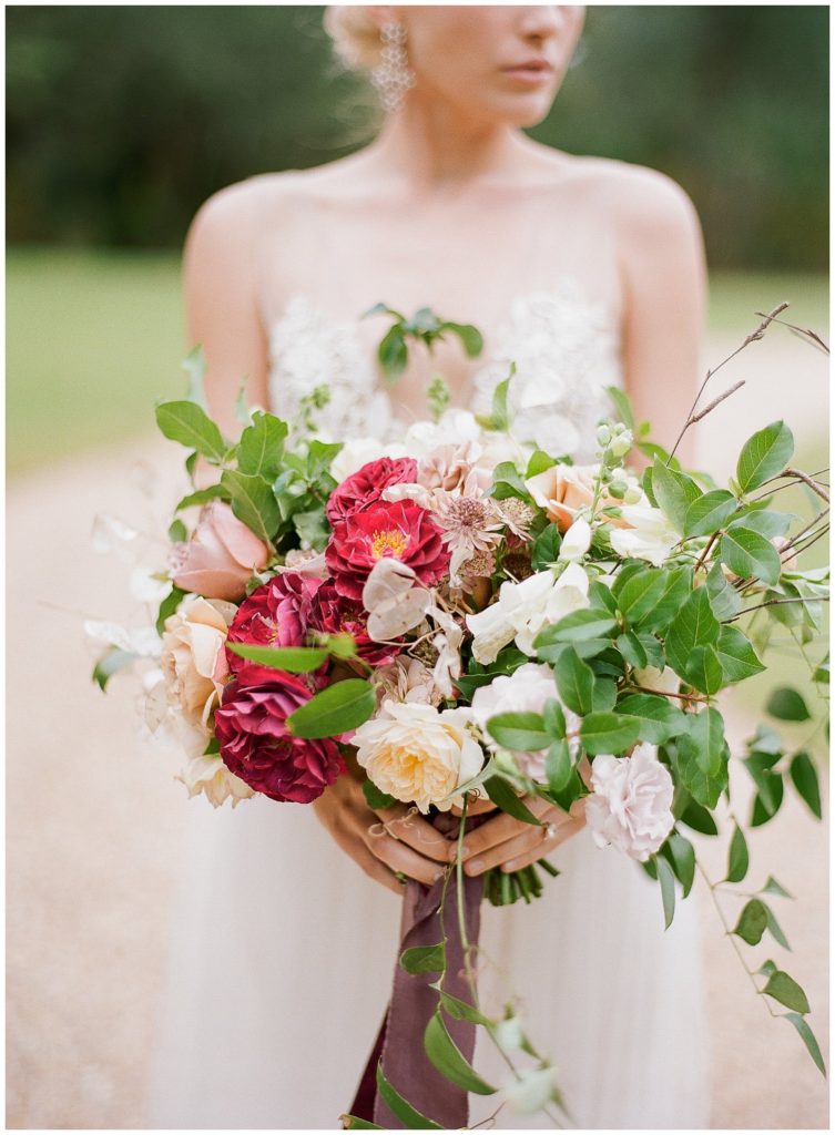 Fall wedding bouquet by La Fleur du Jour || The Ganeys