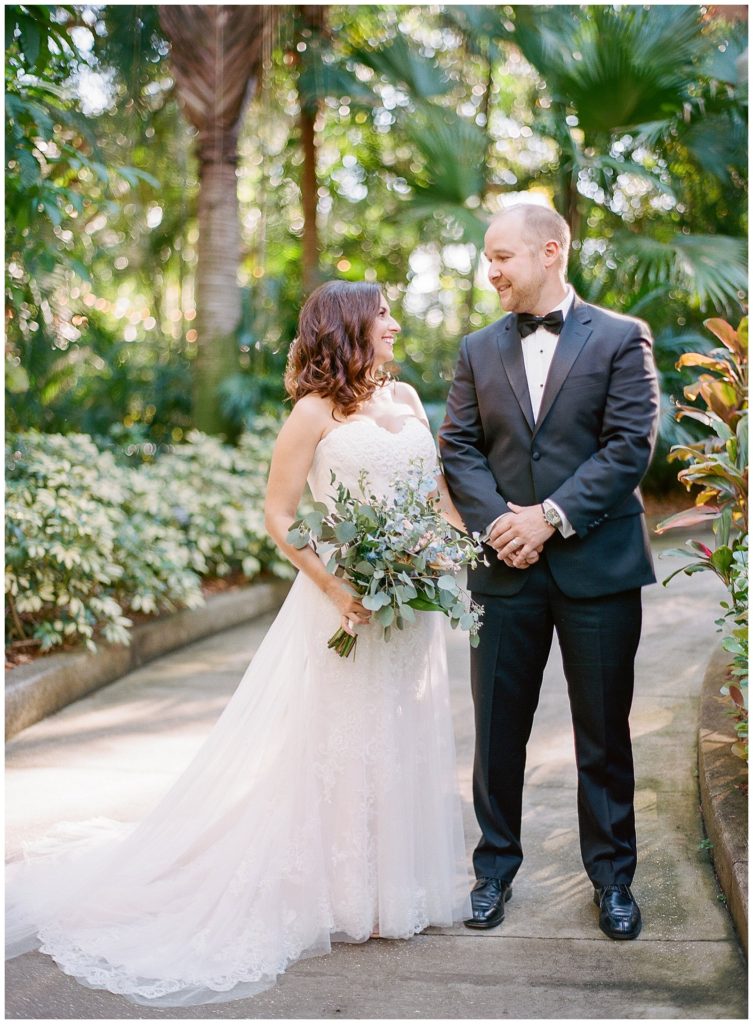 Blush and greenery wedding at Sunken Gardens in St. Pete Florida || The Ganeys
