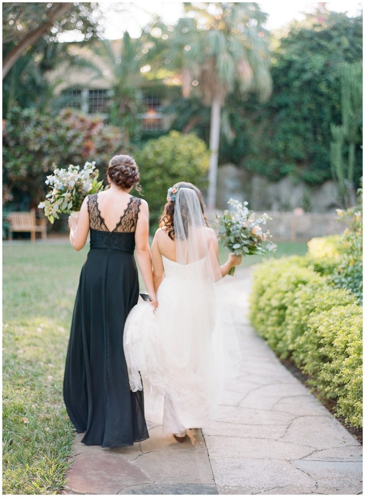 Must have photos with your maid of honor || The Ganeys