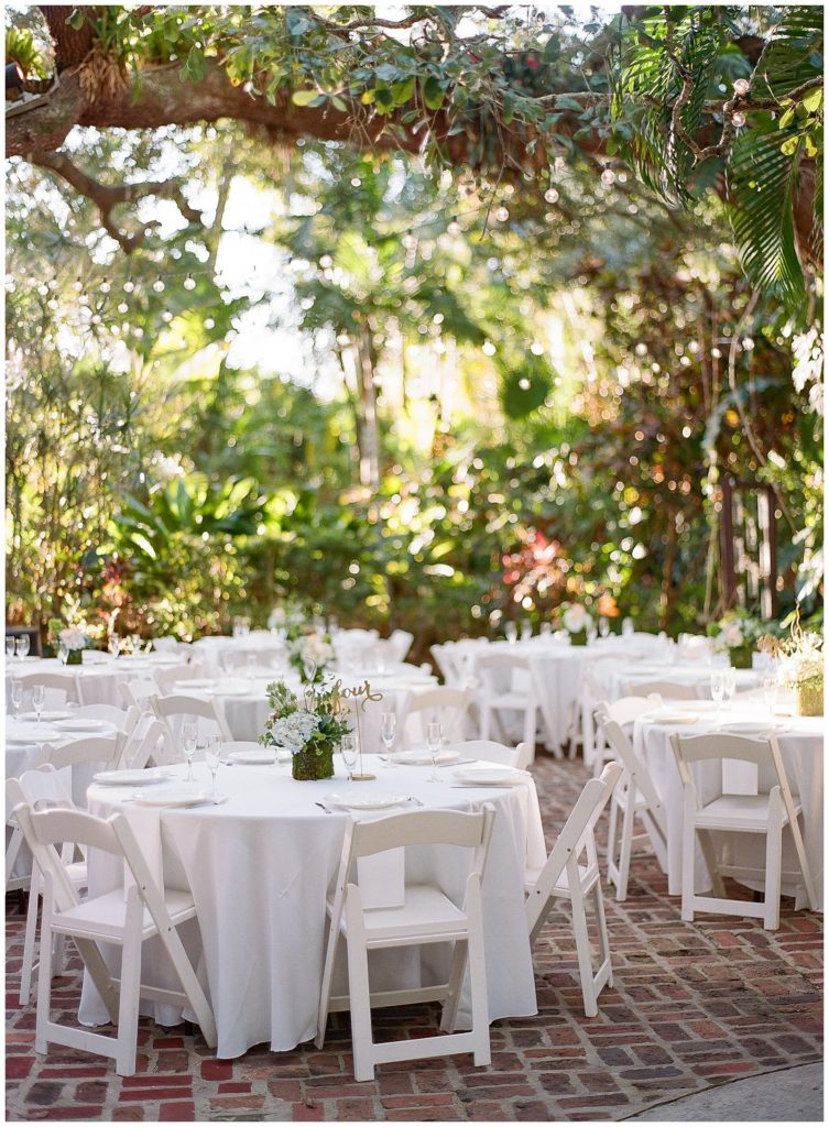 Outdoor wedding reception at Sunken Gardens || The Ganeys