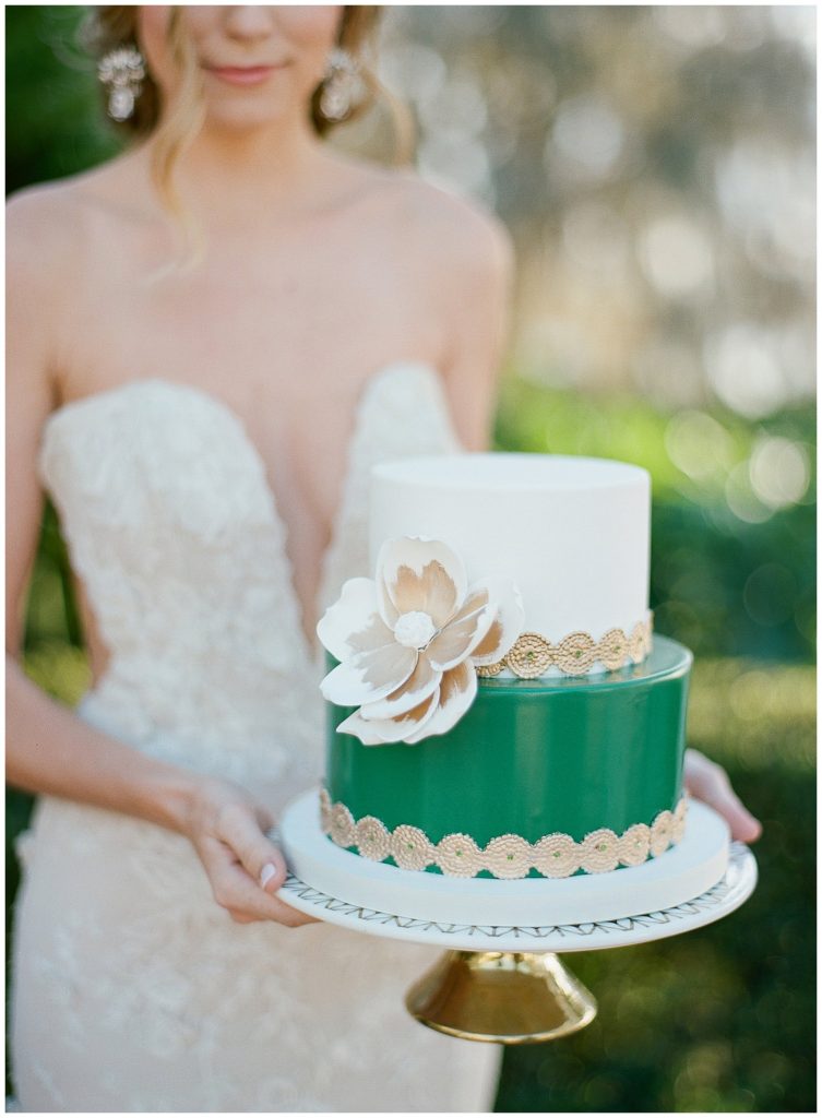 Emerald and Gold wedding cake by Sugar Sugar Cake Boutique, Plan It Events || The Ganeys