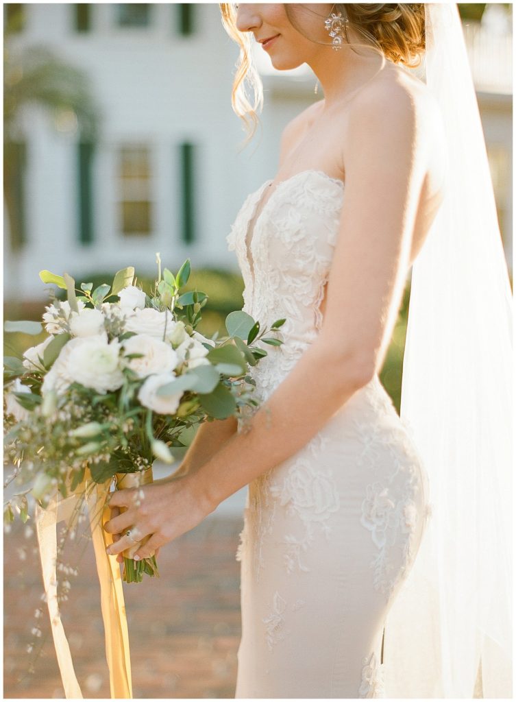 Flowers by Lesley Bouquet, The Bridal Finery Ines De Santo gown || The Ganeys