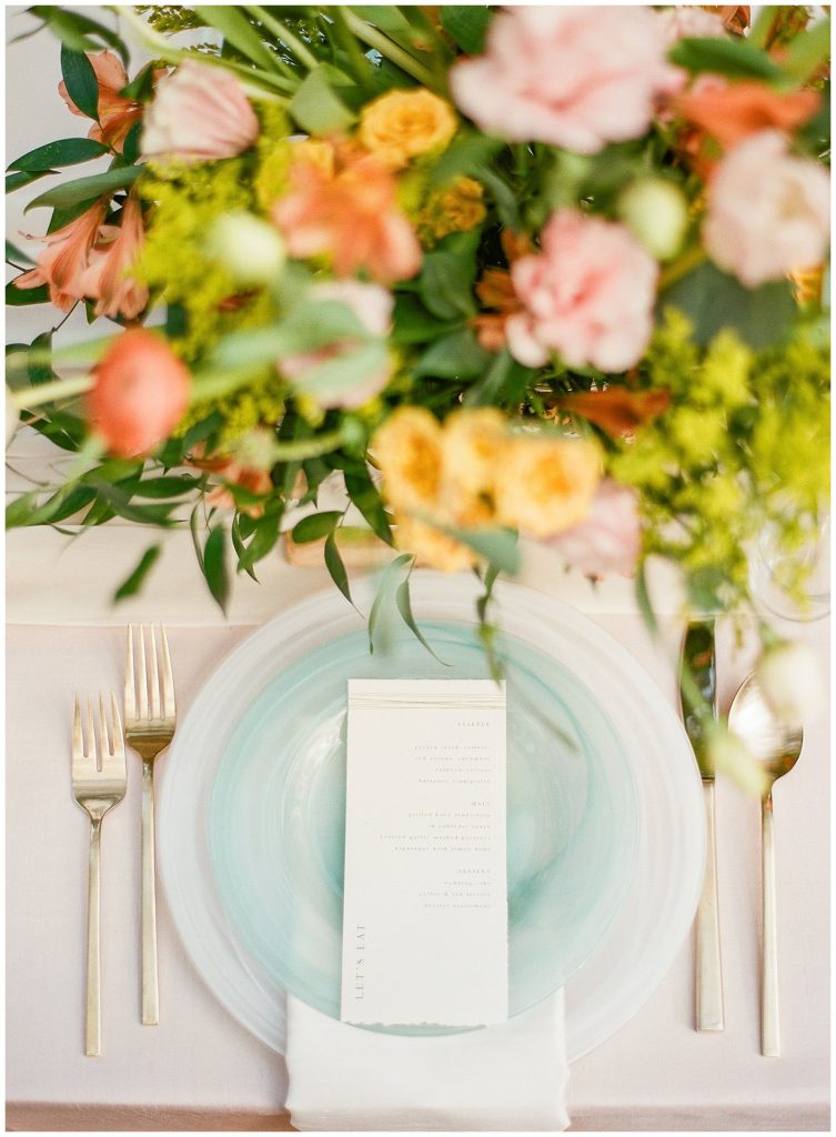 Spring Wedding Inspiration at Pinewood Estate Planned by Melanie Paige Events || The Ganeys