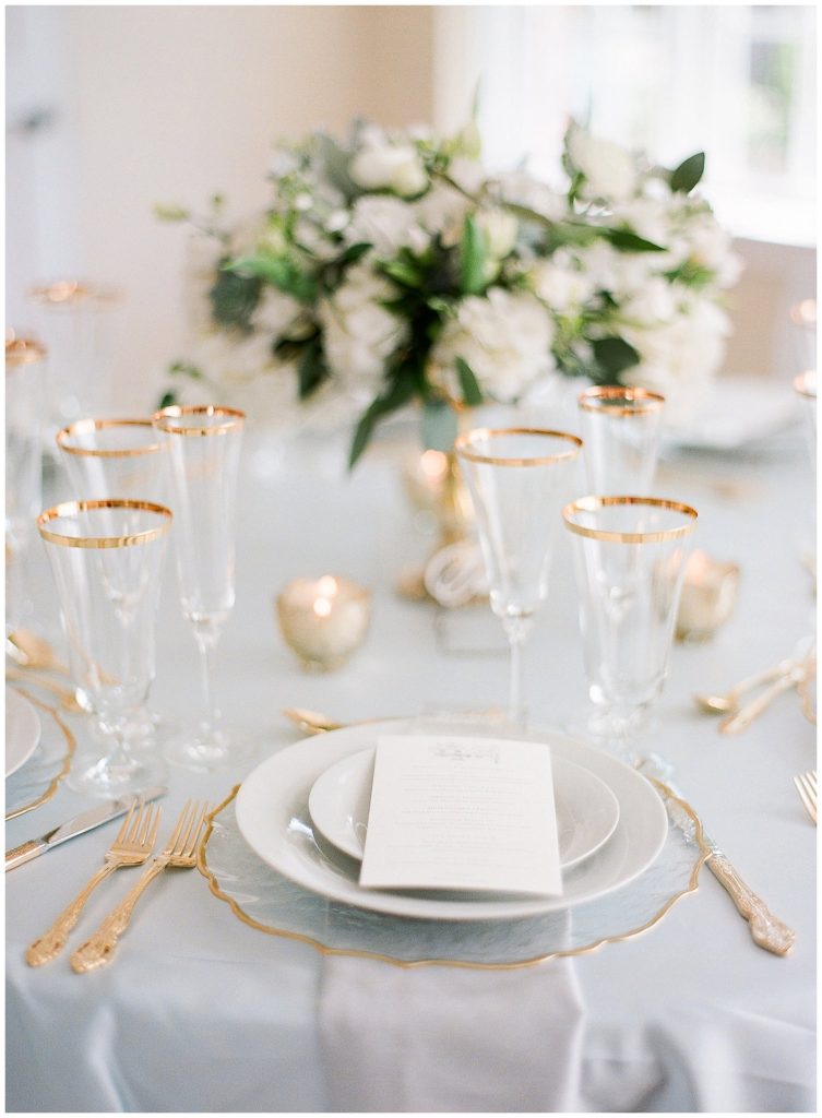 White and dusty blue fine art wedding at The Orlo, flowers by FH Weddings & Events, Planned by Bourbon & Blush Events, Rentals from Kate Ryan Linens || The Ganeys