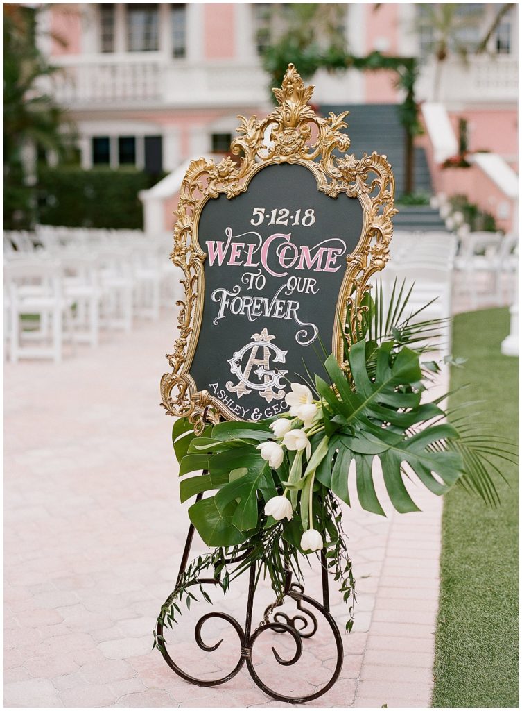 The Chalk Shop Orlando Welcome Sign for Don CeSar Wedding in the courtyard || The Ganeys