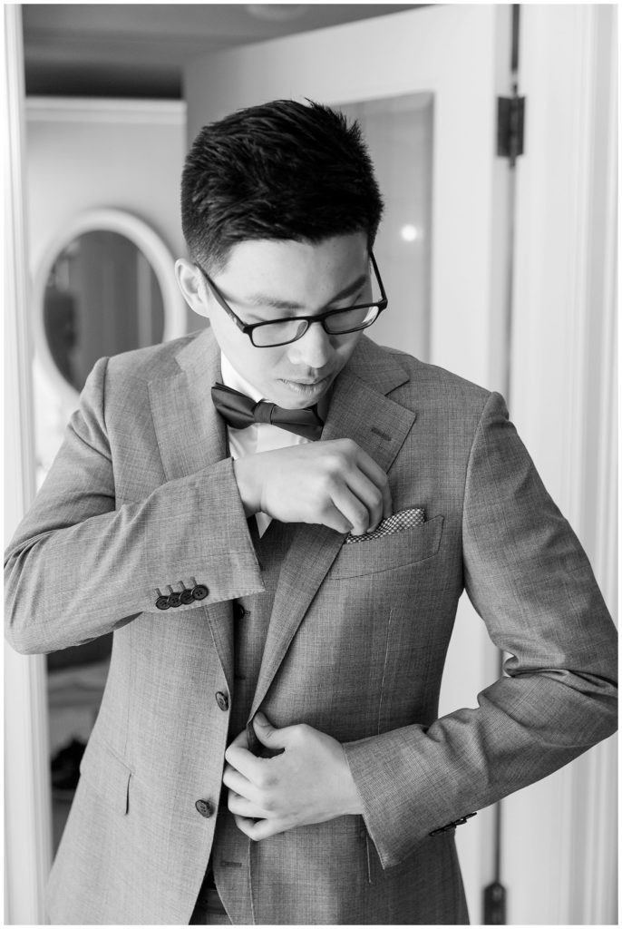 Groom getting ready at Thornewood Castle || The Ganeys