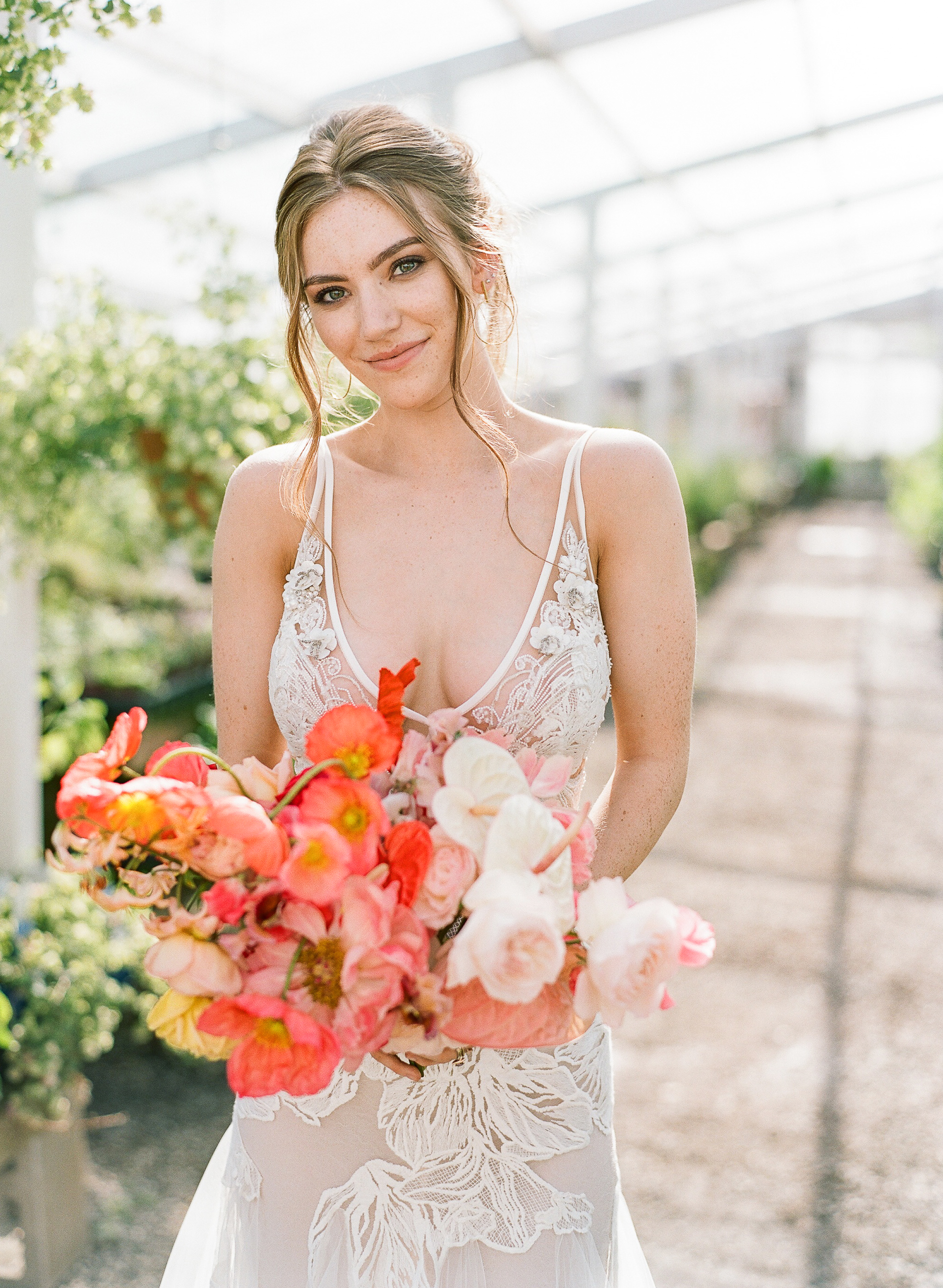 Bright greenhouse wedding in Seattle || The Ganeys
