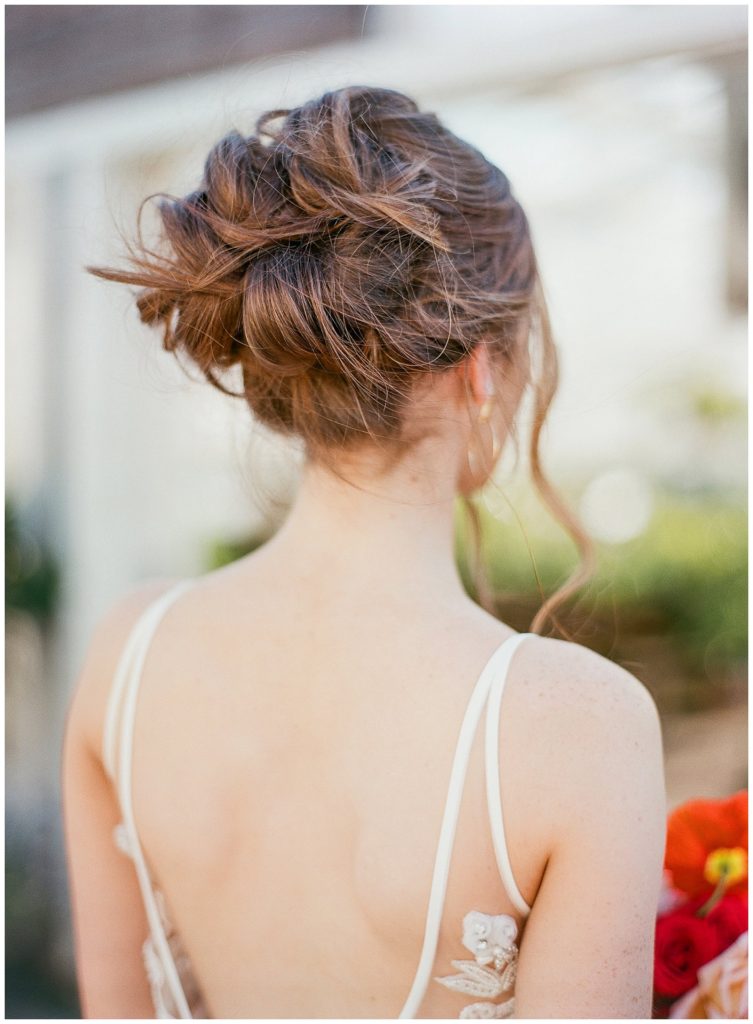 Messy bridal up do by Yessie Libby || The Ganeys