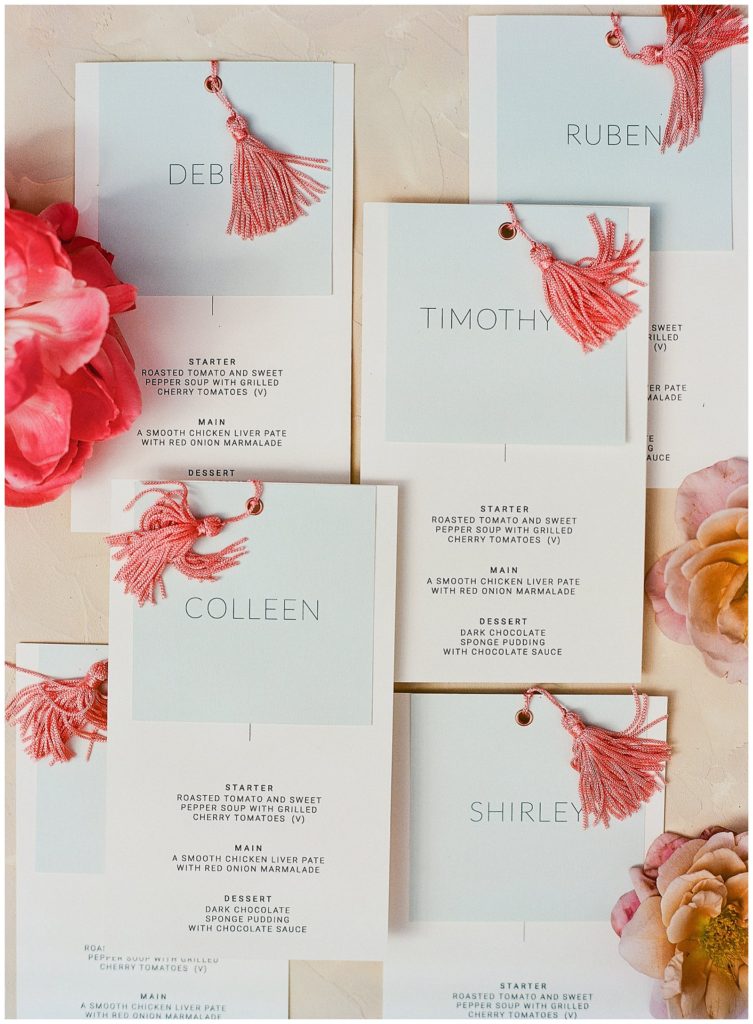 Tasseled menus for modern spring wedding || The Ganeys