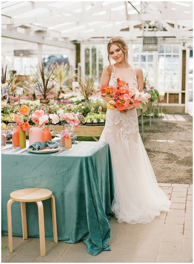 Spring wedding inspiration in a greenhouse in Seattle with Gather Design Company || The Ganeys