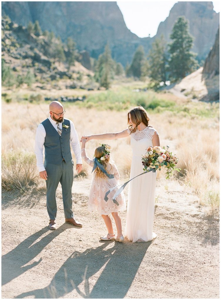 BHLDN wedding dress at Smith Rock State Park || The Ganeys