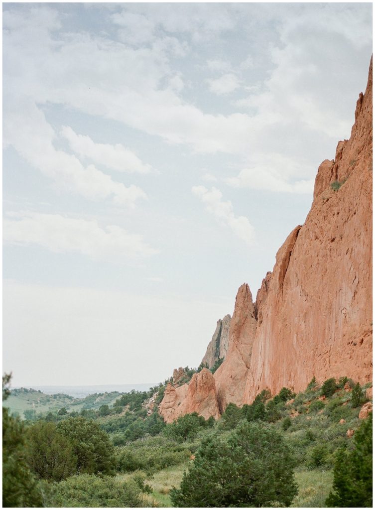 Garden of the Gods Engagement Photos || The Ganeys
