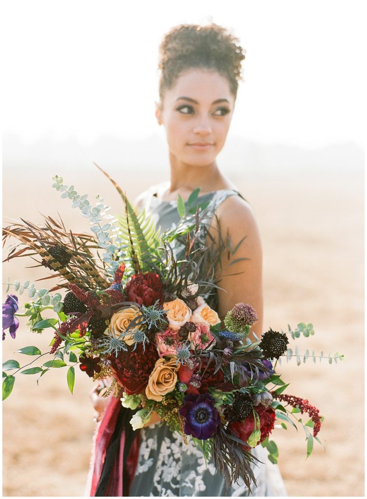 Fall wedding bouquet by Sarah's Garden Design || The Ganeys