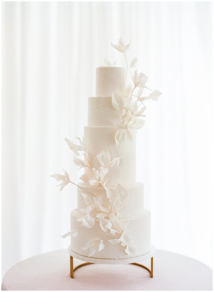 Five tiered elegant wedding cake by Honey Crumb Cake Studio || The Ganeys