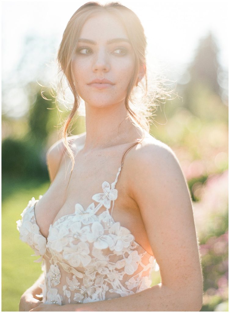 Liz Martinez Colette Gown for Seattle Summer Wedding || The Ganeys