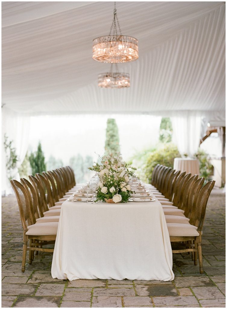 Elegant white tented wedding at Chateau Lill by Callista & Co with Gather Design Company || The Ganeys