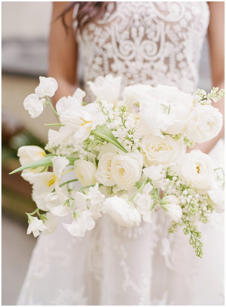 Fine art organic white wedding bouquet by Gather Design Company || The Ganeys