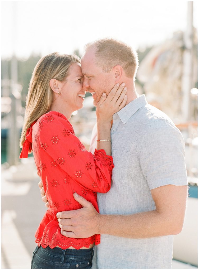 Red top with jeans engagement session outfit || The Ganeys