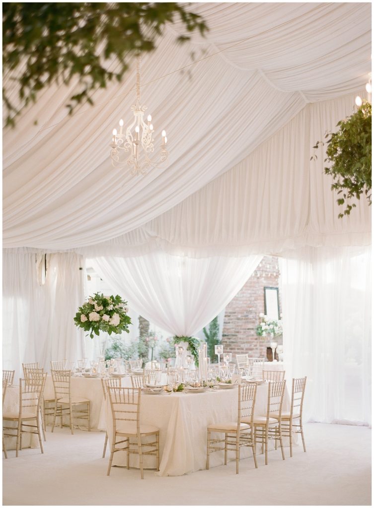 White tented wedding with greenery and gold at Nottoway Plantation and Angela Marie Events || The Ganeys