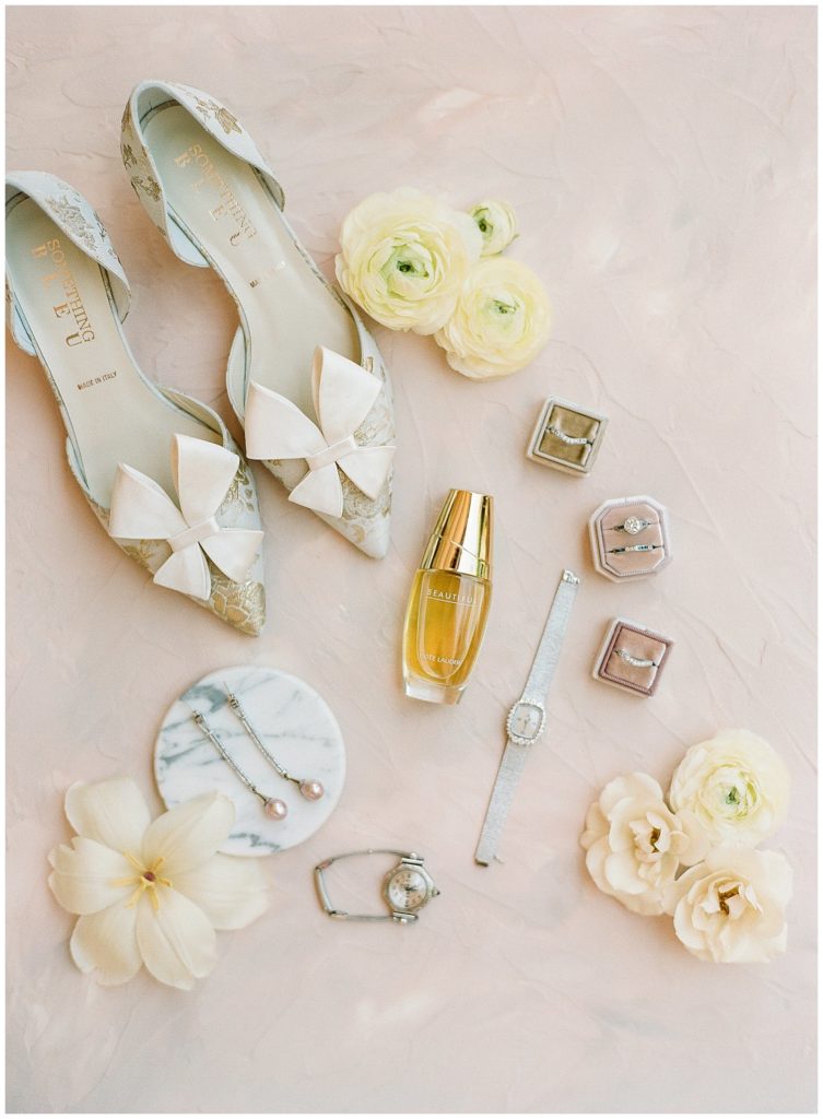 Bridal details for wedding at Nottoway Plantation || The Ganeys