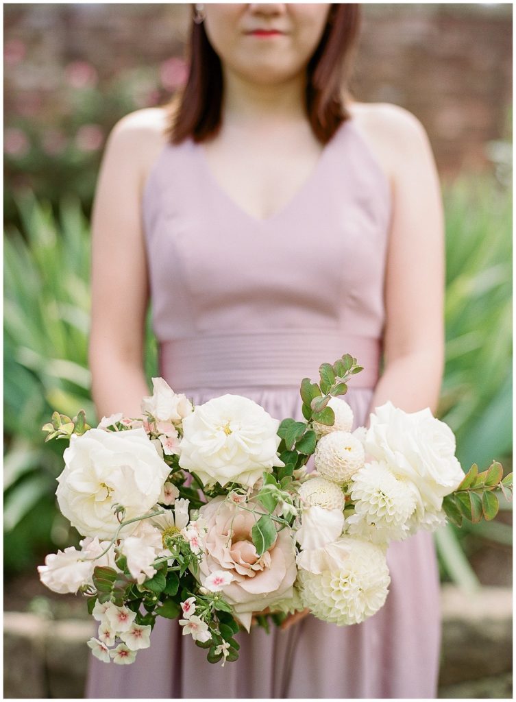 White bridesmaid bouquet by Gather Design Company || The Ganeys