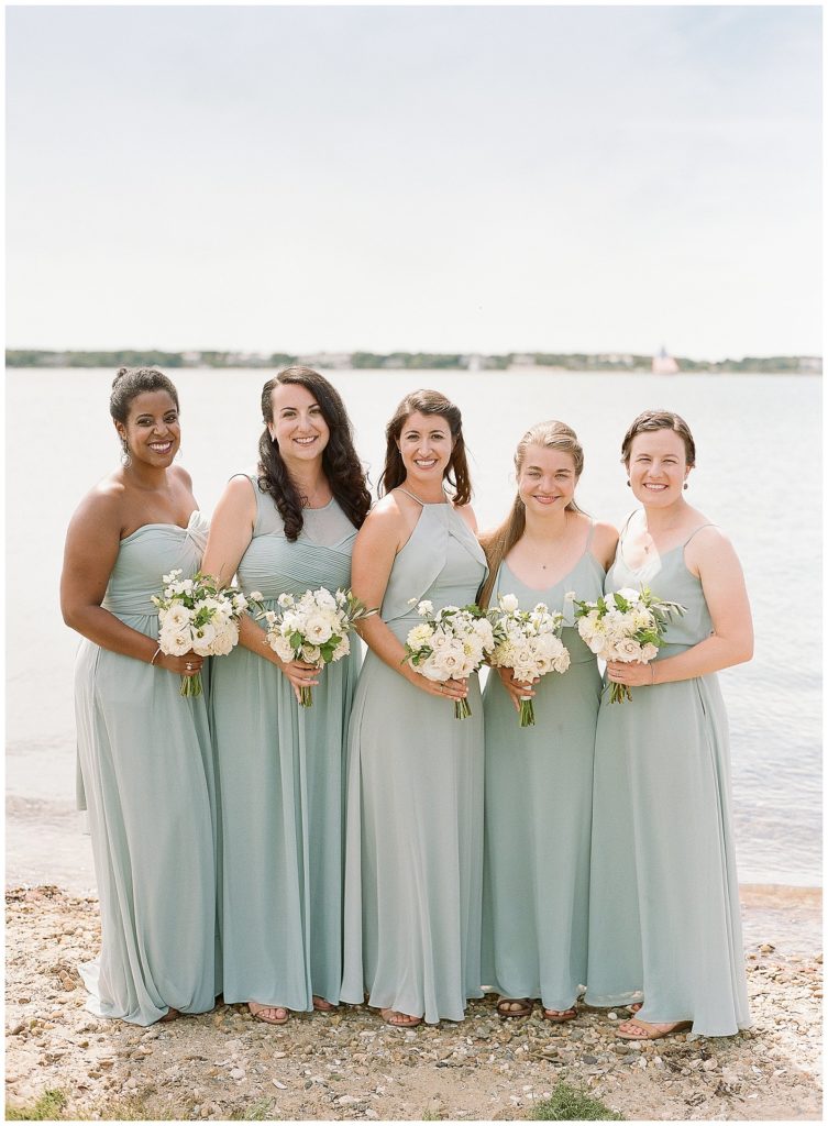 bridesmaids in seafoam dresses || The Ganeys